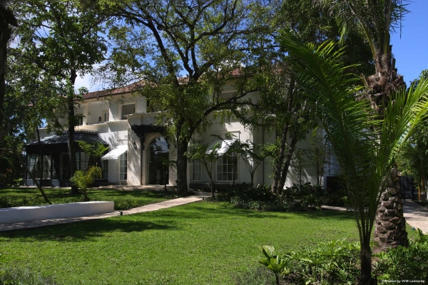 Hotel Casa Colonial Beach & Spa